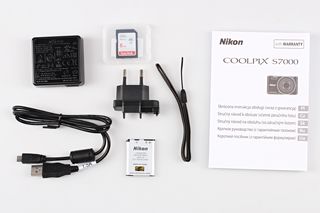 Nikon Coolpix S7000 + 8GB karta + originální pouzdro zdarma!