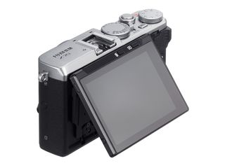 Fujifilm Finepix X70 stříbrný + 32GB karta + pouzdro!