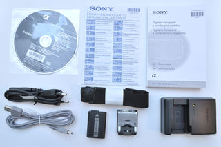 Sony NEX-3 červený + 18-55 mm + 16 mm