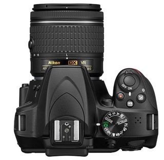 Nikon D3400 + 18-105 mm VR černý