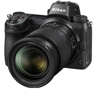 Nikon Z7 + 24-70 mm + FTZ adaptér