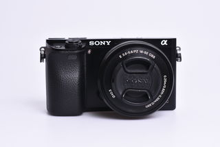 Sony Alpha A6000 + 16-50 mm bazar
