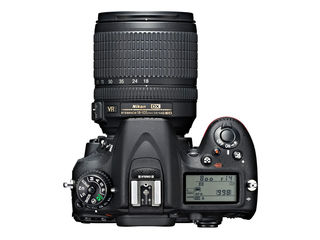Nikon D7100 + 18-300 mm AF-S DX G ED VR 