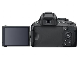 Nikon D5100 + 18-105 mm VR  ULTRAKIT