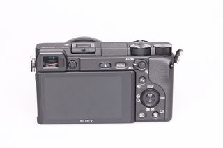 Sony Alpha A6400 + 16-50 mm bazar