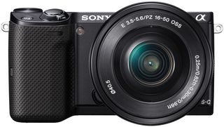 Sony NEX-5T + 16-50 mm + 55-210 mm černý