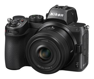 Nikon Z 40 mm f/2 NIKKOR | 📸 Megapixel