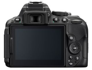 Nikon D5300 + 18-55 mm AF-P VR