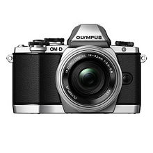 Olympus OM-D E-M10 + 14-42 mm II R stříbrný + 16GB karta + brašna + PL filtr + utěrka!
