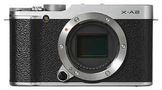 Fujifilm X-A2 + 16-50 mm II + 50-230 mm stříbrný