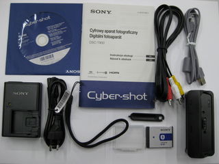 Sony CyberShot DSC-T900 červený