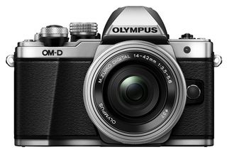 Olympus OM-D E-M10 Mark II + 14-42 mm EZ + 40-150 mm R stříbrný - Foto kit