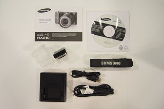 Samsung NX210 + 18-55 mm OIS + 50-200 mm OIS!