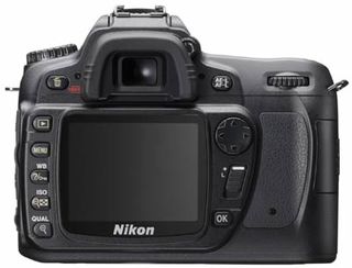 Nikon D80 + 18-200 DX VR + SD 4GB  karta zdarma!