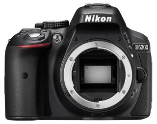 Nikon D5300 + 18-55 mm VR II + 55-300 mm VR černý