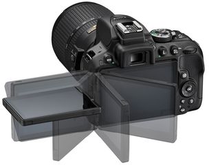 Nikon D5300 + 18-140 mm VR