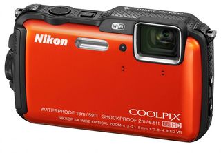 Nikon CoolPix AW120 oranžový + 8GB karta + neoprénové pouzdro + plovoucí poutko!
