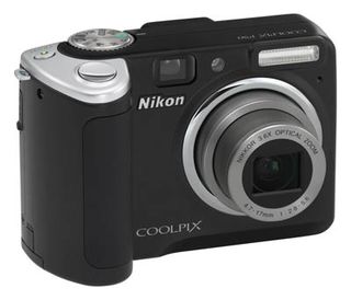 Nikon Coolpix P50 černý