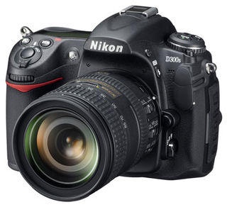 Nikon D300s + 18-105 mm VR