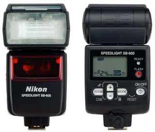 Nikon blesk SB-600