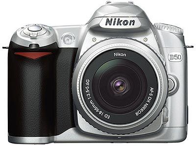 Nikon D50 Silver + 18-55 AF-S DX + 55-200 AF-S DX + 1GB SD karta