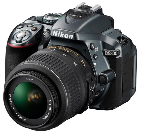 Nikon D5300 + 18-55 mm VR