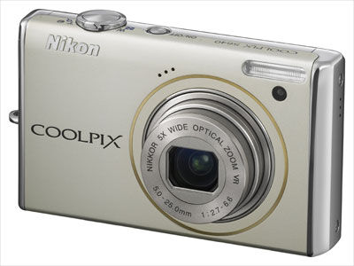 Nikon CoolPix S640 stříbrný