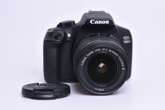 Canon EOS 1300D + 18-55 mm DC III bazar