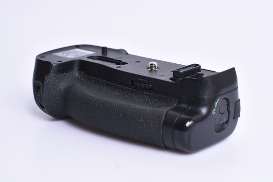 Nikon bateriový grip MB-D18 bazar