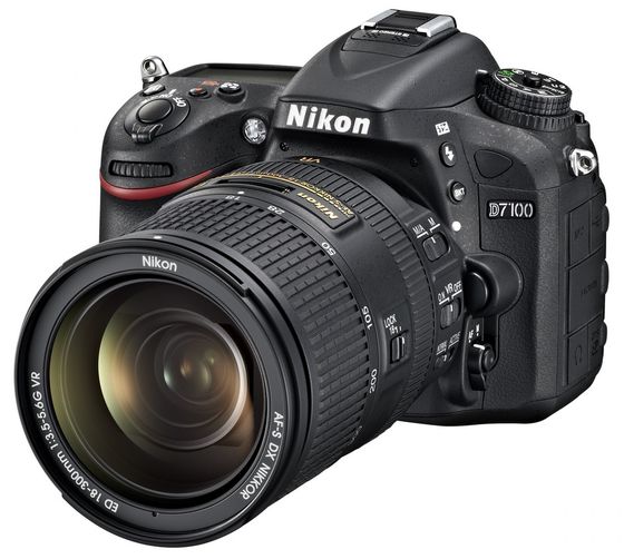 Nikon D7100 + 18-300 mm AF-S DX G ED VR 