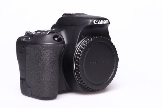 Canon EOS 200D bazar