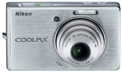 Nikon Coolpix S500 stříbrný + SD 2GB