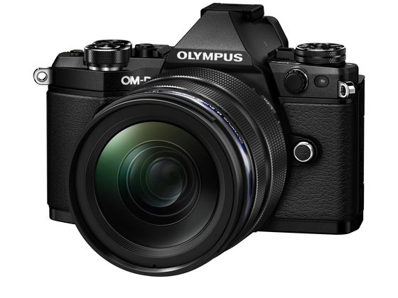 Olympus OM-D E-M5 Mark II + 12-40 mm PRO