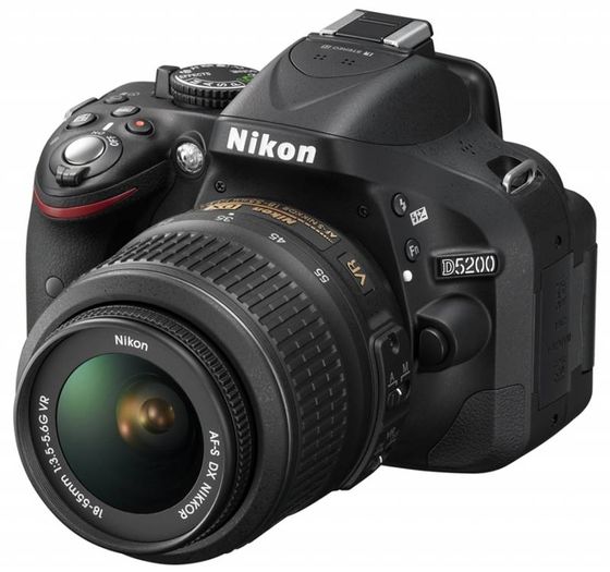 Nikon D5200 + 18-55 mm VR II černý Set pro ČB fotografii