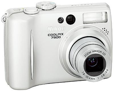 Nikon Coolpix 7900 stříbrný