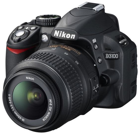 Nikon D3100 + 18-55 mm II 