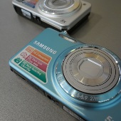 Samsung ES80 stříbrný